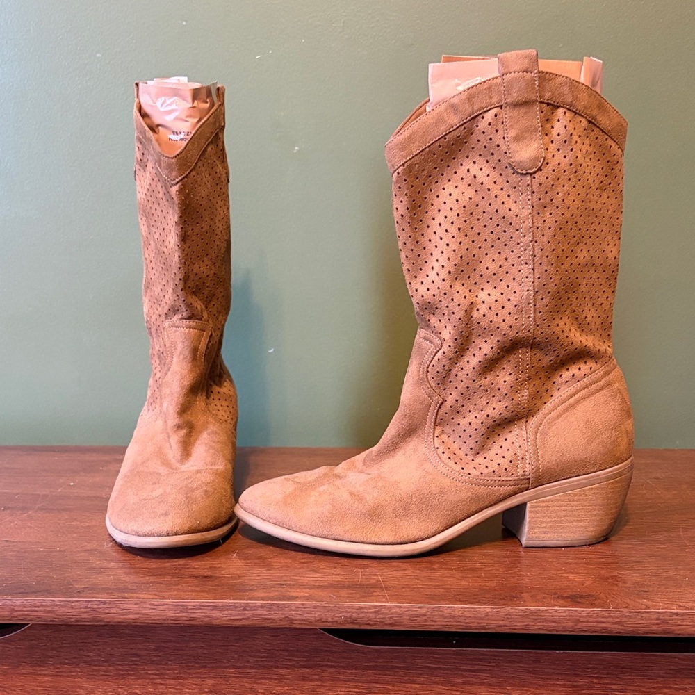 American Eagle By Payless Perforated Tan Heeled Boots